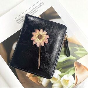 Black Retro Sunflower Wallet NEW 🏷️